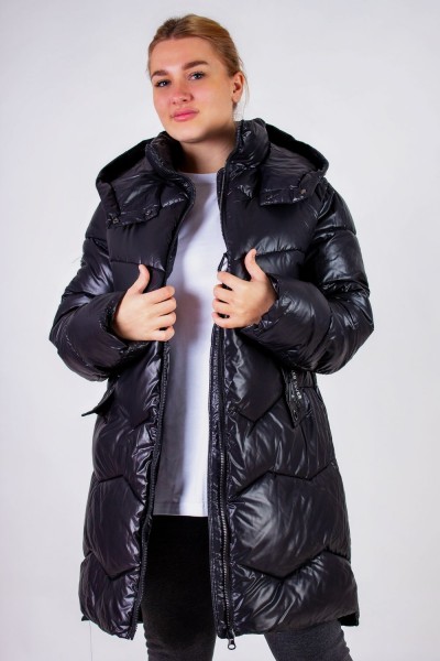 Зимняя куртка стеганная с капюшоном арт. 811 - черный (НТ)