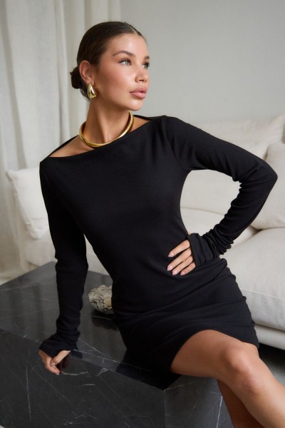 Платье лапша с открытыми плечами - черный (НТ) Платье лапша с открытыми плечами - черный (НТ)